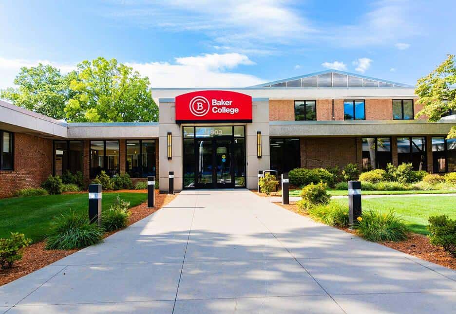 11 Best Open Enrollment Colleges Online [2022 Rankings]